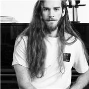 Profesor de Piano, Armonía y Teoría musical, Composición, Improvisación, Orquestación y Producción Musical